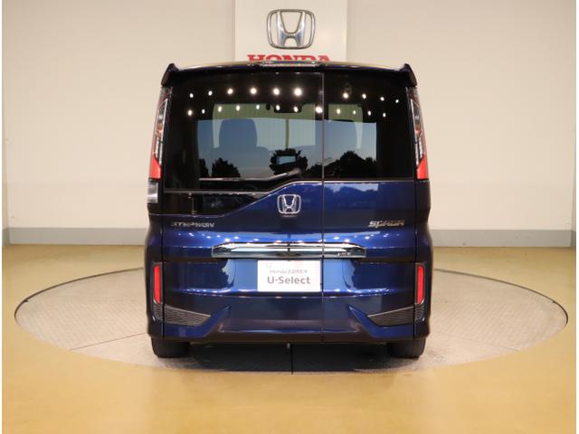 ステップワゴンスパーダ スパーダ・クールスピリットホンダセンシング サイドエアバック スマートキ 左右電動スライドドア バックモニタ Wエアコン 地TV ナビ&TV 三列シート USB 助手席エアバッグ ドライブレコーダ(7枚目)