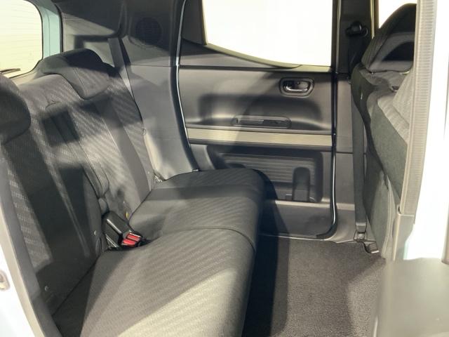 �Z�J���h�V�[�g�������E�G����ɂ�Ƃ���m�ۂ��Ă��܂��B