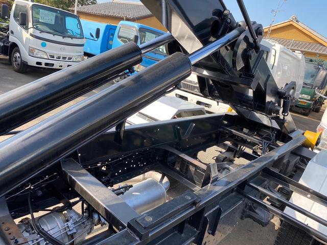 いすゞ フォワード その他 脱着装置付コンテナ専用車新明和アームロール 中古車検索 くるまのニュース