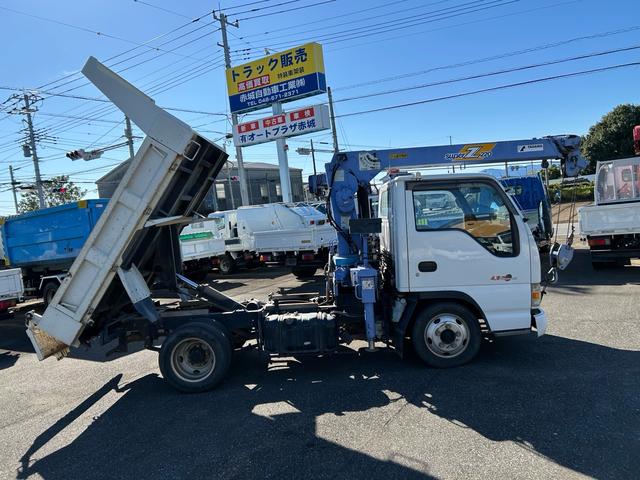 エルフトラック ダンプ　ダンプクレーン３段ラジコン　荷台内寸２４２９ｍｍ１６０３ｍｍ３２０ｍｍ　積載量２，０００ｋｇ（4枚目）