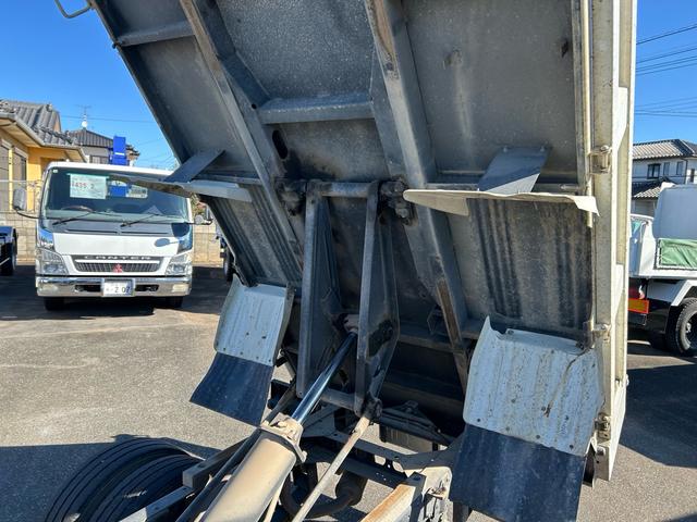 エルフトラック ダンプ　ダンプクレーン３段ラジコン　荷台内寸２４２９ｍｍ１６０３ｍｍ３２０ｍｍ　積載量２，０００ｋｇ（10枚目）
