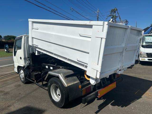 エルフトラック 　脱着装置付コンテナ専用車　極東フックロールＪＭ０２－５３　コンテナ互換性タイプ　積載量３，０００ｋｇ（7枚目）