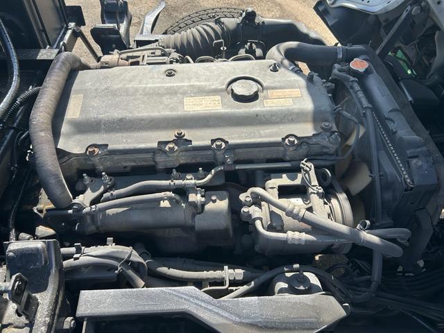 エルフトラック 　脱着装置付コンテナ専用車　極東フックロールＪＭ０２－５３　コンテナ互換性タイプ　積載量３，０００ｋｇ（13枚目）