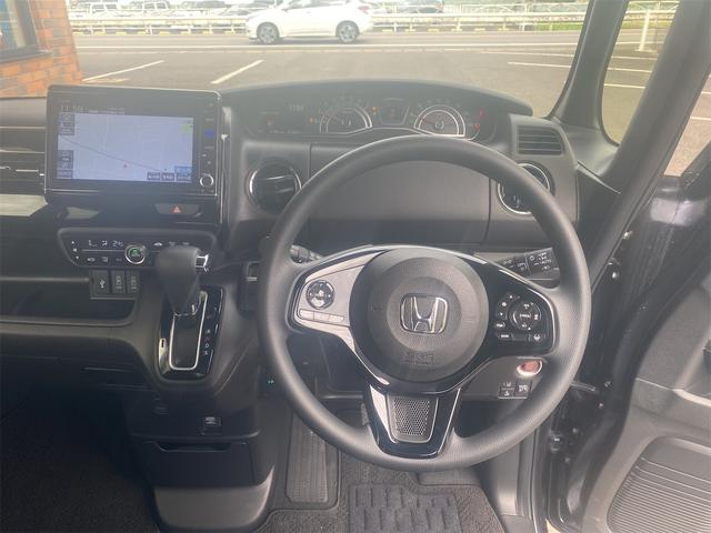 Ｎ－ＢＯＸカスタム Ｌ　前後ドライブレコーダー　バックカメラ　両側スライド・片側電動　純正８インチナビ　ＴＶ　クリアランスソナー　オートクルーズコントロール　レーンアシスト　衝突被害軽減システム　ＬＥＤヘッドランプ　禁煙車（3枚目）