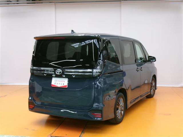 ヴォクシー Ｓ－Ｇ　フルセグ　メモリーナビ　ＤＶＤ再生　後席モニター　バックカメラ　衝突被害軽減システム　ＥＴＣ　ＬＥＤヘッドランプ　乗車定員８人　３列シート（4枚目）