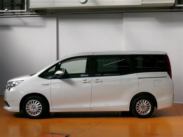 ノア ハイブリッドＧ　フルセグ　メモリーナビ　ＤＶＤ再生　バックカメラ　衝突被害軽減システム　ＥＴＣ　両側電動スライド　ＬＥＤヘッドランプ　乗車定員７人　３列シート（3枚目）