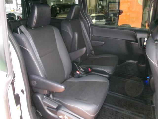 ノア Ｓｉ　ダブルバイビーＩＩＩ　４ＷＤ　フルセグ　メモリーナビ　ＤＶＤ再生　後席モニター　バックカメラ　衝突被害軽減システム　ＥＴＣ　ドラレコ　両側電動スライド　ＬＥＤヘッドランプ　ウオークスルー　乗車定員７人　３列シート（16枚目）