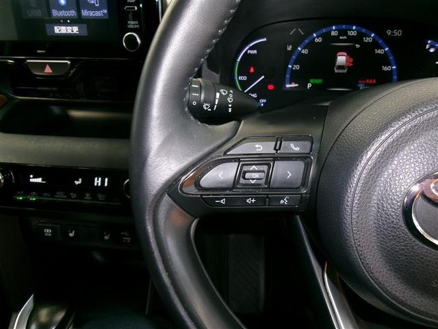 ヤリスクロス ハイブリッドＺ　フルセグ　バックカメラ　衝突被害軽減システム　ＥＴＣ　ＬＥＤヘッドランプ　横滑り防止機能　レーンアシスト　オートマチックハイビーム　クリアランスソナー　シートヒーター　ステアリングスイッチ　全周囲Ｍ（5枚目）