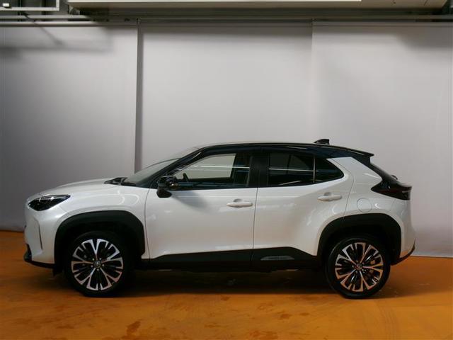 ヤリスクロス ハイブリッドＺ　フルセグ　バックカメラ　衝突被害軽減システム　ＥＴＣ　ＬＥＤヘッドランプ　横滑り防止機能　レーンアシスト　オートマチックハイビーム　クリアランスソナー　シートヒーター　ステアリングスイッチ　全周囲Ｍ（8枚目）