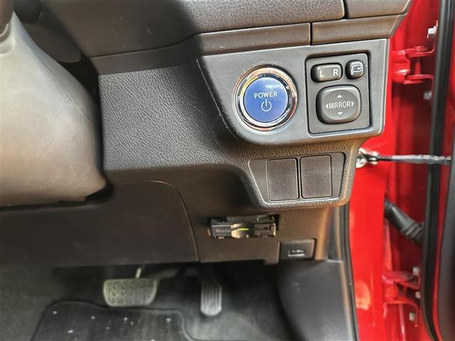 カローラフィールダー ハイブリッドＧ　フルセグ　メモリーナビ　ＤＶＤ再生　バックカメラ　ＥＴＣ　ドラレコ　ＨＩＤヘッドライト　シートヒーター　社外製アルミ　ステアリングスイッチ　ＢＬＵＥＴＯＯＴＨ接続　プッシュスタート（15枚目）