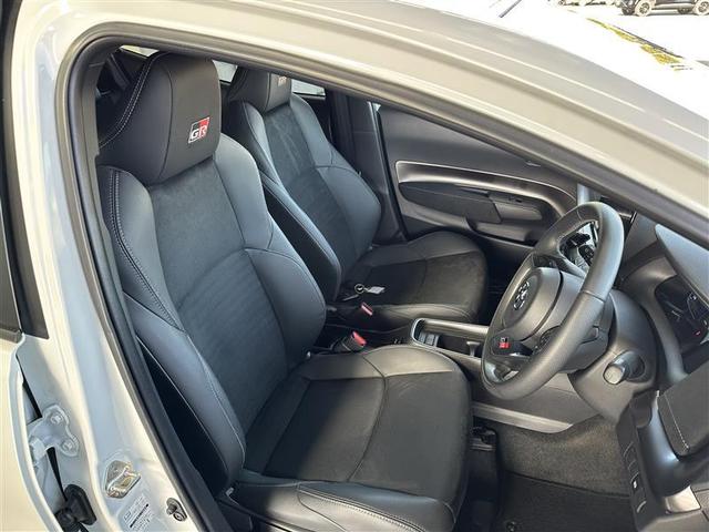 アクア ＧＲスポーツ　メモリーナビ　ＤＶＤ再生　バックカメラ　衝突被害軽減システム　ＥＴＣ　ドラレコ　ＬＥＤヘッドランプ　レーンアシスト　オートマチックハイビーム　ステアリングスイッチ　ＢＬＵＥＴＯＯＴＨ接続（16枚目）