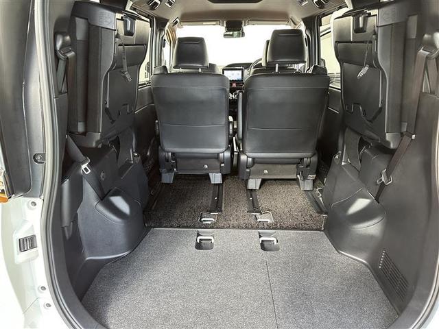 ノア ハイブリッドＳｉ　ダブルバイビーＩＩ　フルセグ　メモリーナビ　ＤＶＤ再生　バックカメラ　衝突被害軽減システム　ＥＴＣ　両側電動スライド　ＬＥＤヘッドランプ　乗車定員７人　３列シート　シートヒーター　レーンアシスト　オートマチックハイビーム（7枚目）