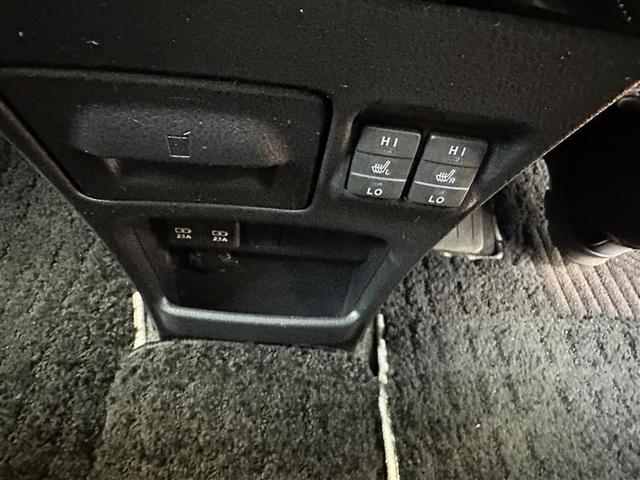 ノア ハイブリッドＳｉ　ダブルバイビーＩＩ　フルセグ　メモリーナビ　ＤＶＤ再生　バックカメラ　衝突被害軽減システム　ＥＴＣ　両側電動スライド　ＬＥＤヘッドランプ　乗車定員７人　３列シート　シートヒーター　レーンアシスト　オートマチックハイビーム（13枚目）