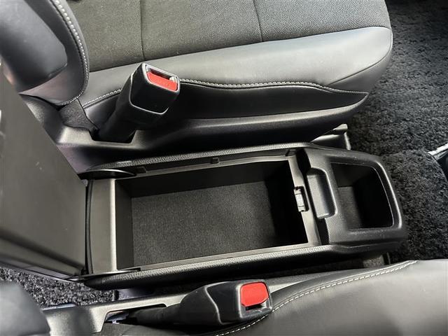 ノア ハイブリッドＳｉ　ダブルバイビーＩＩ　フルセグ　メモリーナビ　ＤＶＤ再生　バックカメラ　衝突被害軽減システム　ＥＴＣ　両側電動スライド　ＬＥＤヘッドランプ　乗車定員７人　３列シート　シートヒーター　レーンアシスト　オートマチックハイビーム（15枚目）