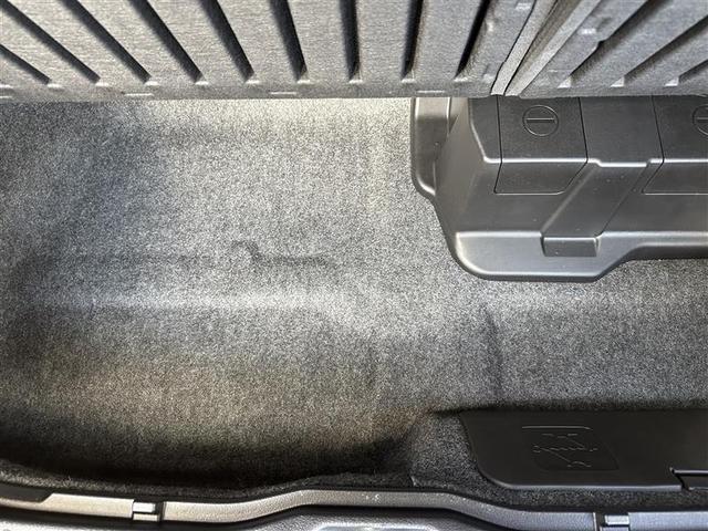 ノア ハイブリッドＳｉ　ダブルバイビーＩＩ　フルセグ　メモリーナビ　ＤＶＤ再生　バックカメラ　衝突被害軽減システム　ＥＴＣ　両側電動スライド　ＬＥＤヘッドランプ　乗車定員７人　３列シート　シートヒーター　レーンアシスト　オートマチックハイビーム（22枚目）