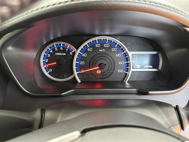 ルーミー カスタムＧ　ワンセグ　メモリーナビ　バックカメラ　衝突被害軽減システム　ＥＴＣ　両側電動スライド　ＬＥＤヘッドランプ　アイドリングストップ　パノラミックビューモニター　レーンアシスト　オートマチックハイビーム（13枚目）