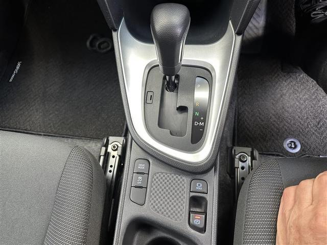 ヤリスクロス Ｇ　フルセグ　メモリーナビ　ＤＶＤ再生　バックカメラ　衝突被害軽減システム　ＥＴＣ　ＬＥＤヘッドランプ　フルエアロ　レーンアシスト　オートマチックハイビーム　全周囲モニタ　モデリスタ製フルエアロ（13枚目）