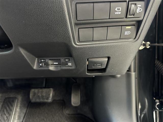 ヤリスクロス ハイブリッドＧ　４ＷＤ　フルセグ　バックカメラ　衝突被害軽減システム　ＥＴＣ　ドラレコ　ＬＥＤランプ　レーンアシスト　オートマチックハイビーム　全周囲モニタ　ＨＤＭＩ入力端子　ステアリングスイッチ　ＢＬＵＥＴＯＯＴＨ（6枚目）