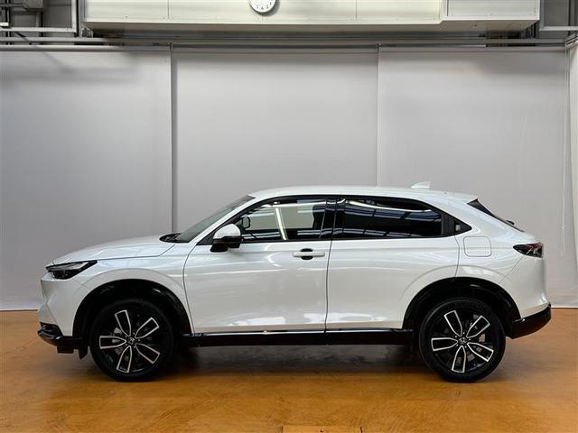 ヴェゼル ｅ：ＨＥＶ　Ｚ　フルセグ　メモリーナビ　バックカメラ　衝突被害軽減システム　ＥＴＣ　ドラレコ　ＬＥＤヘッドランプ　レーンアシスト　シートヒーター　置くだけ充電　パドルシフト　ステアリングスイッチ　ＢＬＵＥＴＯＯＴＨ（8枚目）