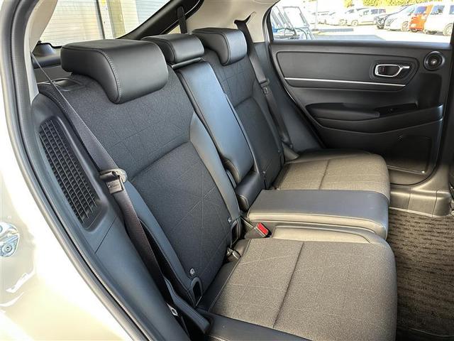 ヴェゼル ｅ：ＨＥＶ　Ｚ　フルセグ　メモリーナビ　バックカメラ　衝突被害軽減システム　ＥＴＣ　ドラレコ　ＬＥＤヘッドランプ　レーンアシスト　シートヒーター　置くだけ充電　パドルシフト　ステアリングスイッチ　ＢＬＵＥＴＯＯＴＨ（18枚目）