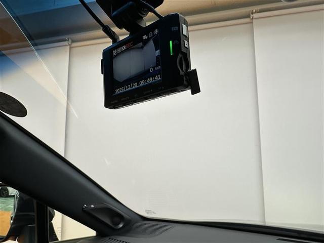 ハリアー Ｚ　フルセグ　メモリーナビ　バックカメラ　衝突被害軽減システム　ＥＴＣ　ドラレコ　ＬＥＤヘッドランプ　レーンアシスト　オートマチックハイビーム　クリアランスソナー　電動シート　電動リアゲート　全周囲モニタ（6枚目）