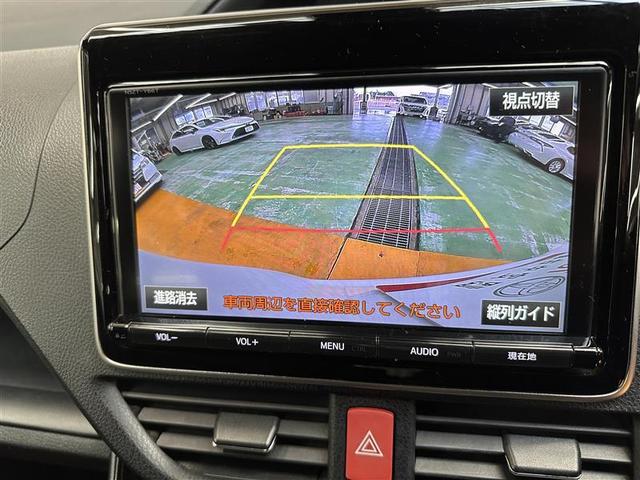 ノア Ｓｉ　フルセグ　メモリーナビ　ＤＶＤ再生　バックカメラ　衝突被害軽減システム　ＥＴＣ　電動スライドドア　ＬＥＤランプ　乗車定員７人　３列シート　アイドリングストップ　レーンアシスト　オートマチックハイビーム（4枚目）