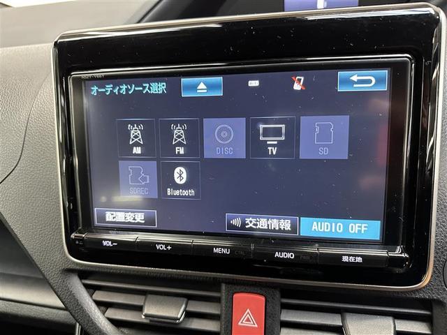 ノア Ｓｉ　フルセグ　メモリーナビ　ＤＶＤ再生　バックカメラ　衝突被害軽減システム　ＥＴＣ　電動スライドドア　ＬＥＤランプ　乗車定員７人　３列シート　アイドリングストップ　レーンアシスト　オートマチックハイビーム（5枚目）