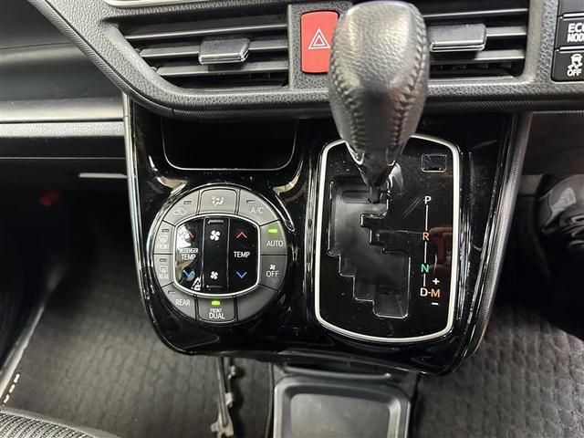 ノア Ｓｉ　フルセグ　メモリーナビ　ＤＶＤ再生　バックカメラ　衝突被害軽減システム　ＥＴＣ　電動スライドドア　ＬＥＤランプ　乗車定員７人　３列シート　アイドリングストップ　レーンアシスト　オートマチックハイビーム（11枚目）