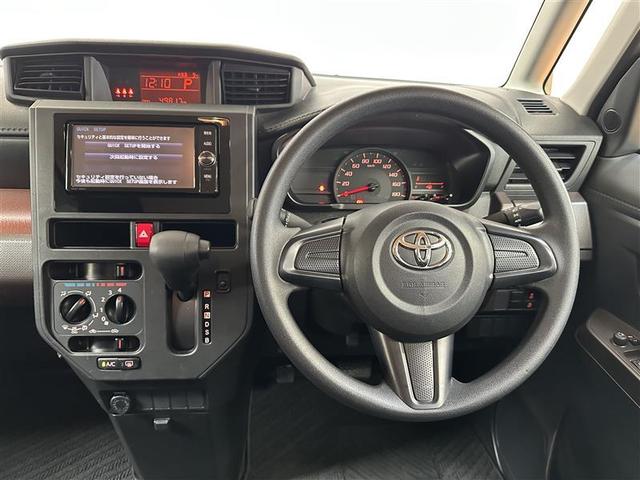 ルーミー Ｘ　左オートスライド　ＡＣ　ＶＳＣ　地上デジタル　ＰＷ　ＷエアＢ　イモビライザー　パワーステアリング　エアバッグ　アイドルストップ　キーレスエントリー　ナビＴＶ　メモリナビ　ＥＴＣ　ＡＢＳ　スマートキ（3枚目）