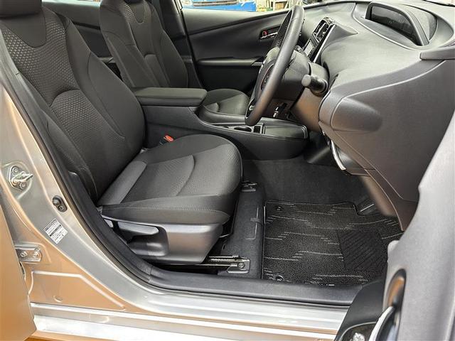 プリウス ＳセーフティプラスＩＩ　ＳＤナビ　ワンセグＴＶ　バックモニター　ＥＴＣ　ドラレコ　スマートキー　プッシュスタート　イモビ　ＡＣ１００Ｖ電源　レーンアシスト　オートマチックハイビーム　クリアランスソナー　ステアリングスイッチ（14枚目）