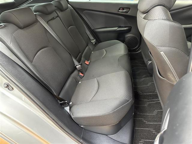 プリウス ＳセーフティプラスＩＩ　ＳＤナビ　ワンセグＴＶ　バックモニター　ＥＴＣ　ドラレコ　スマートキー　プッシュスタート　イモビ　ＡＣ１００Ｖ電源　レーンアシスト　オートマチックハイビーム　クリアランスソナー　ステアリングスイッチ（15枚目）