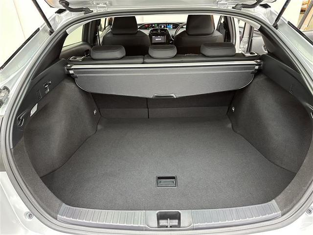 プリウス ＳセーフティプラスＩＩ　ＳＤナビ　ワンセグＴＶ　バックモニター　ＥＴＣ　ドラレコ　スマートキー　プッシュスタート　イモビ　ＡＣ１００Ｖ電源　レーンアシスト　オートマチックハイビーム　クリアランスソナー　ステアリングスイッチ（17枚目）