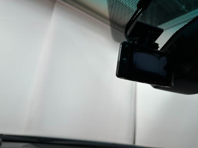 ������̎��̎��̂ŁA�t���Ă��ėǂ��������h���C�u���R�[�_�[���@���̂̎������łȂ��A�h���C�u�ȂǗ���ł̉摜���y���ނ��Ƃ��ł��܂��̂ŁA�����v���o�ɂȂ�܂��ˁ�