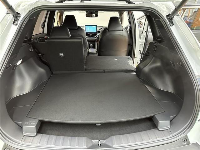 カローラクロス ハイブリッド　Ｚ　パノラマルーフ　電動シート　半革シート　衝突軽減ブレ　メモリーナビ　ＡＣ１００Ｖ　ＬＥＤライト　オートクルーズコントロール　キーレス　アルミホイール　フルセグＴＶ　ドラレコ　４ＷＤ　スマートキー（24枚目）