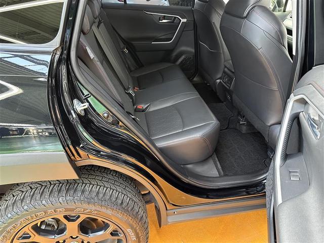 RAV4 アドベンチャー オフロードパッケージ アルミ エアコン パワーウィンドウ 横滑り防止 スマートキ- デュアルエアバッグ LEDライト キーレス 盗難防止システム クルコン メモリーナビ ABS PS 地デジ エアバッグ ナビ&TV 4WD(18枚目)