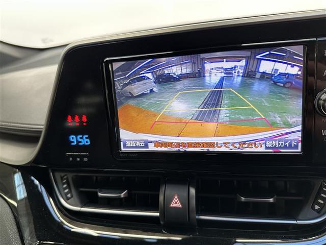 Ｃ－ＨＲ Ｇ－Ｔ　リアカメラ　地デジＴＶ　メモリナビ　オートエアコン　アルミ付　イモビライザー　キーレスエントリー　スマートキ－　横滑り防止　ＬＥＤヘッドライト　フルタイム４ＷＤ　クルーズコントロール　ＡＢＳ　ＤＶＤ（4枚目）