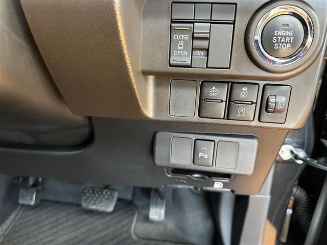 ルーミー Ｘ　前後誤発進抑制　スマキ－　盗難防止　Ｂモニ　横滑り防止装置付　デュアルエアバック　パワーウィンドウ　マニュアルエアコン　地デジＴＶ　テレビ　アイドルストップ　パワーステアリング　エアバック　ＡＢＳ（6枚目）