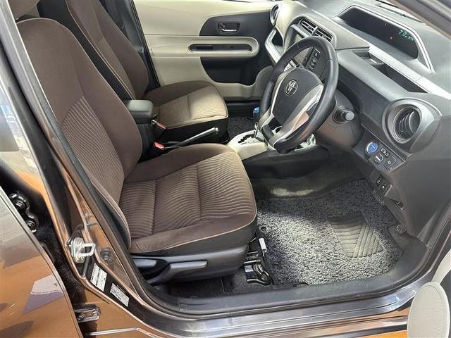 アクア Ｇ　ＡＵＴＯエアコン　ダブルエアバッグ　プッシュスタートスマートキー　ＥＳＰ　パワーウィンドゥ　ナビＴＶ　キーフリーシステム　パワステ　イモビライザー　ＨＤＤナビゲーション　地デジ対応　ＥＴＣ車載器（17枚目）