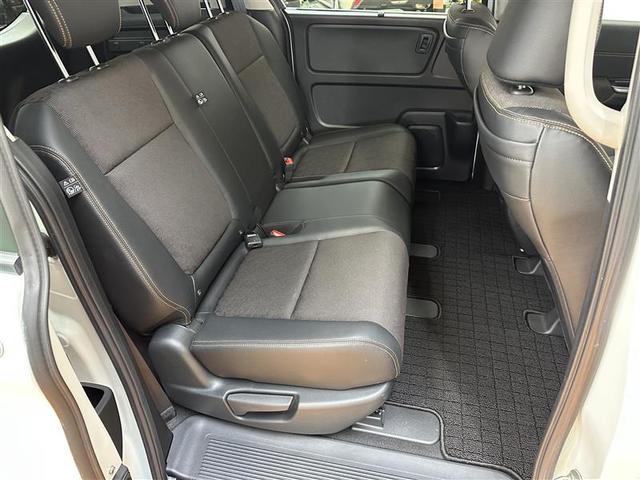 フリード＋ クロスター・ホンダセンシング　ＡＷ　衝突軽減Ｂ　地デジ　サイドエアバッグ　クルコン　ＤＶＤ　パワーウインドウ　リアカメラ　横滑り防止装置　リモコンキー　盗難防止装置　エコアイドル　ＥＴＣ車載器　オートエアコン　エアバッグ　ナビＴＶ（17枚目）