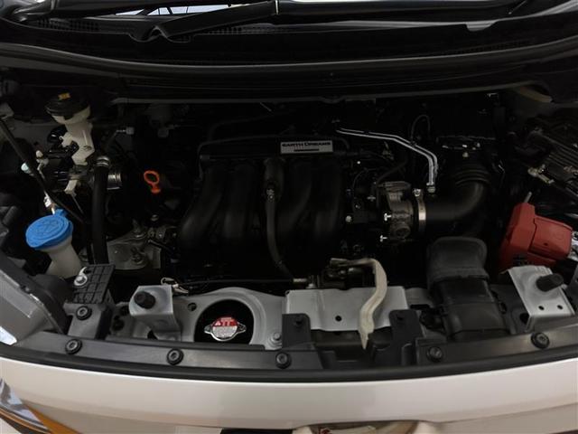 フリード＋ クロスター・ホンダセンシング　ＡＷ　衝突軽減Ｂ　地デジ　サイドエアバッグ　クルコン　ＤＶＤ　パワーウインドウ　リアカメラ　横滑り防止装置　リモコンキー　盗難防止装置　エコアイドル　ＥＴＣ車載器　オートエアコン　エアバッグ　ナビＴＶ（22枚目）