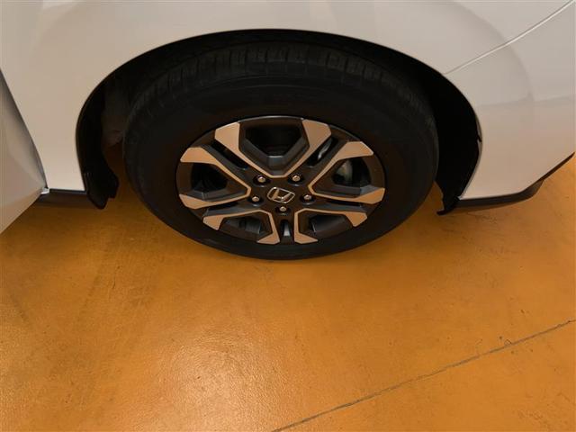 フリード＋ クロスター・ホンダセンシング　ＡＷ　衝突軽減Ｂ　地デジ　サイドエアバッグ　クルコン　ＤＶＤ　パワーウインドウ　リアカメラ　横滑り防止装置　リモコンキー　盗難防止装置　エコアイドル　ＥＴＣ車載器　オートエアコン　エアバッグ　ナビＴＶ（23枚目）