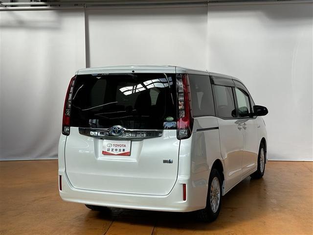 ノア ハイブリッドG スマキー フルセグテレビ DVD再生可能 LEDライト オートクルーズ 盗難防止 オートエアコン リアエアコン AW TVナビ 横滑防止 ABS メモリーナビ 3列シート キーレスエントリー PS(9枚目)