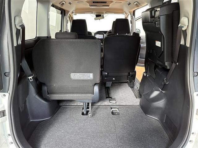 ノア ハイブリッドG スマキー フルセグテレビ DVD再生可能 LEDライト オートクルーズ 盗難防止 オートエアコン リアエアコン AW TVナビ 横滑防止 ABS メモリーナビ 3列シート キーレスエントリー PS(17枚目)