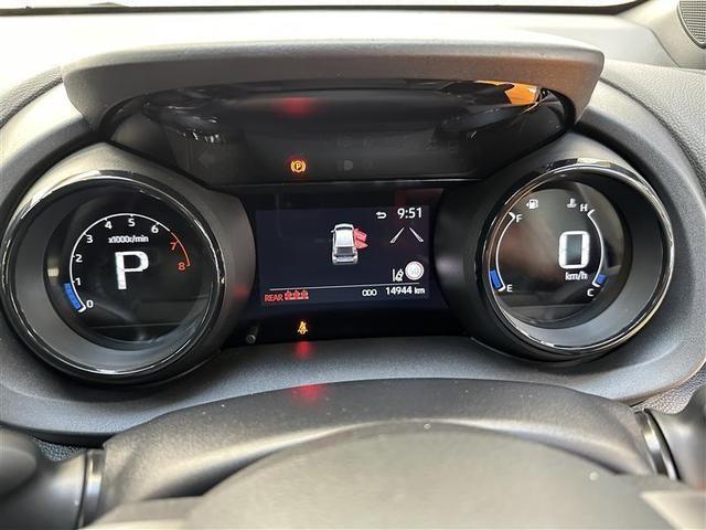 ヤリス Ｚ　バックカメラ付き　軽減ブレーキ　横滑り防止機能　オートクルーズ　キーレススタート　ＬＥＤライト　サイドエアバック　ＡＢＳ　オ－トエアコン　盗難防止装置　エアバッグ　ナビ　パワーステアリング　メモリナビ（14枚目）