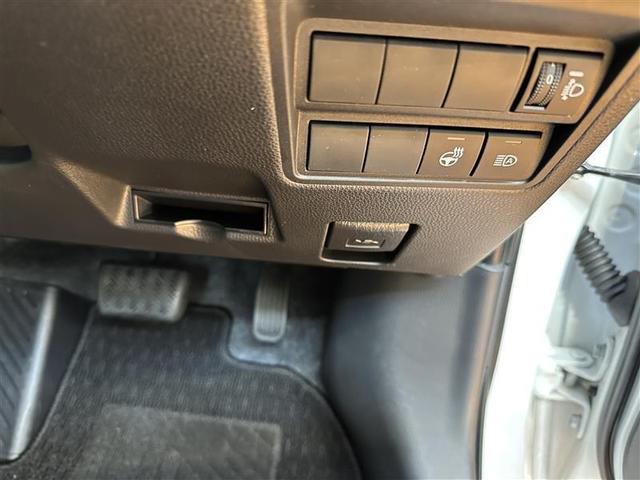 ヤリス Ｚ　バックカメラ付き　軽減ブレーキ　横滑り防止機能　オートクルーズ　キーレススタート　ＬＥＤライト　サイドエアバック　ＡＢＳ　オ－トエアコン　盗難防止装置　エアバッグ　ナビ　パワーステアリング　メモリナビ（15枚目）