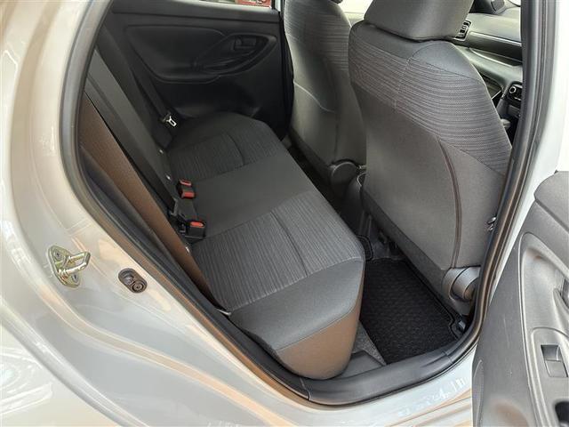 ヤリス Ｚ　バックカメラ付き　軽減ブレーキ　横滑り防止機能　オートクルーズ　キーレススタート　ＬＥＤライト　サイドエアバック　ＡＢＳ　オ－トエアコン　盗難防止装置　エアバッグ　ナビ　パワーステアリング　メモリナビ（17枚目）