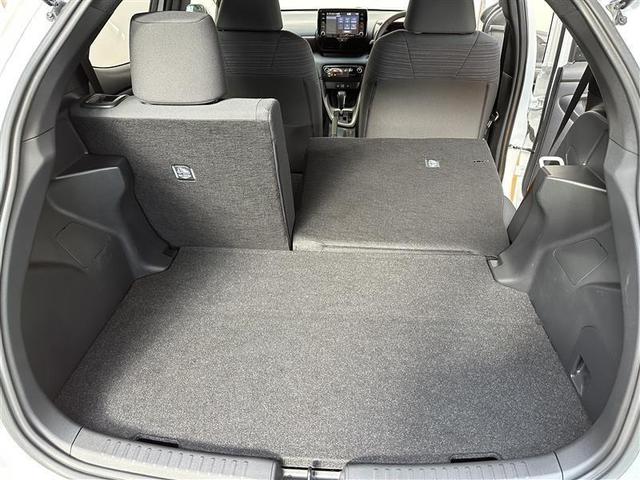 ヤリス Ｚ　バックカメラ付き　軽減ブレーキ　横滑り防止機能　オートクルーズ　キーレススタート　ＬＥＤライト　サイドエアバック　ＡＢＳ　オ－トエアコン　盗難防止装置　エアバッグ　ナビ　パワーステアリング　メモリナビ（19枚目）