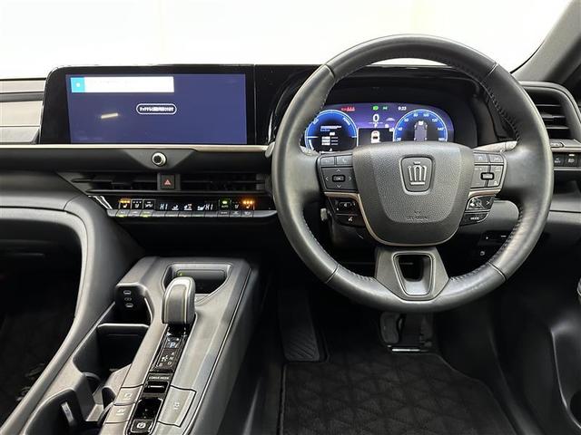 クラウンクロスオーバー Gアドバンスド・レザーパッケージ AW フルオートエアコン 本革シート AC100V電源 フルセグTV パワーシート クルーズC 横滑防止 スマートキー 4WD キーレス ETC付 ドラレコ 盗難防止装置 ABS エアバッグ TV(3枚目)