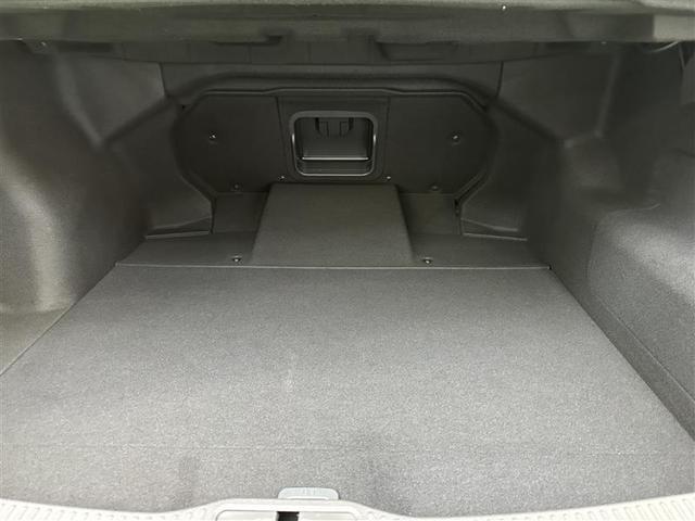 クラウンクロスオーバー Gアドバンスド・レザーパッケージ AW フルオートエアコン 本革シート AC100V電源 フルセグTV パワーシート クルーズC 横滑防止 スマートキー 4WD キーレス ETC付 ドラレコ 盗難防止装置 ABS エアバッグ TV(19枚目)