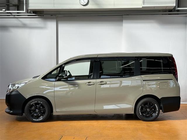 ノア Ｇ　両側自動ドア　ＨＤＤナビ　地デジＴＶ　リアオートエアコン　イモビ　ＬＥＤヘッドライト　ウォークスルー　ＤＶＤ再生可　アルミホイール　Ｉストップ　ＴＶナビ　クルーズＣ　ＥＴＣ車載器　オートエアコン（8枚目）